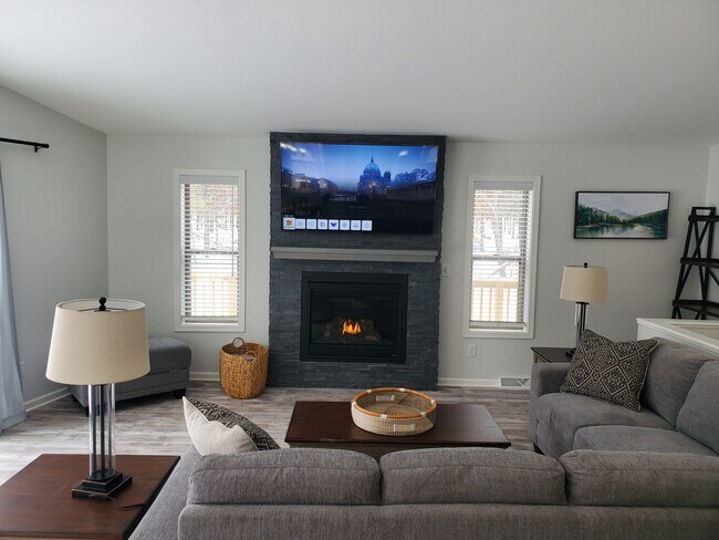 55' TV with Gas fireplace - 1314 Bogey Trl