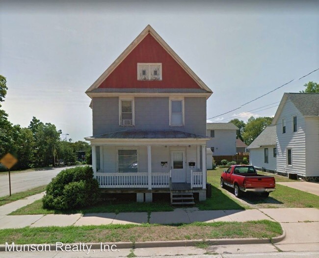 Building Photo - 624 Hagar St