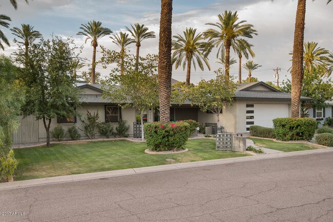 Foto del edificio - 4610 E Pinchot Ave