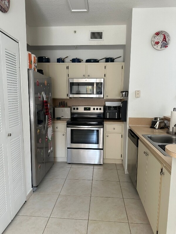 Foto del edificio - 7220 NW 114th Ave