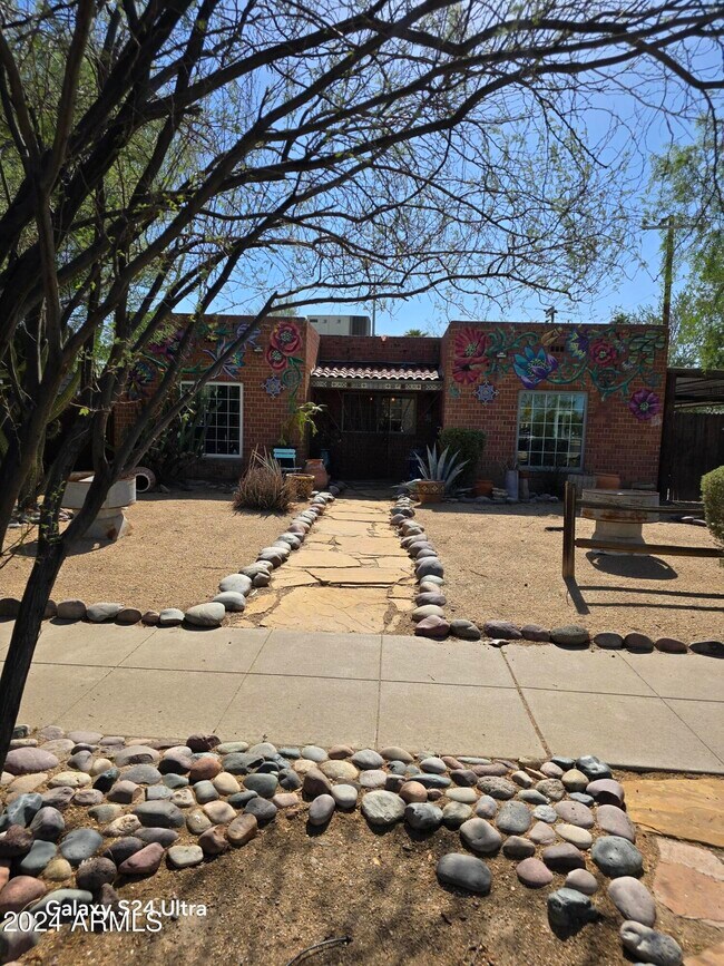 Building Photo - 1301 E Coronado Rd