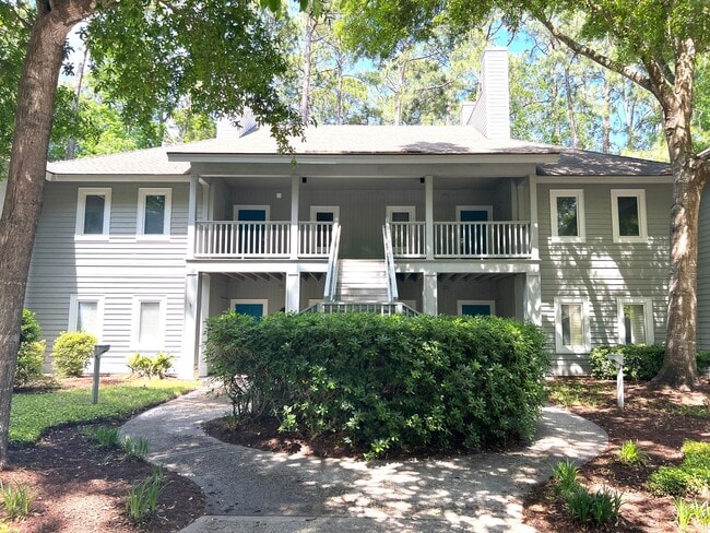 Building Photo - Furnished 2 Bedroom, 2 Bath, 2nd Floor Con...