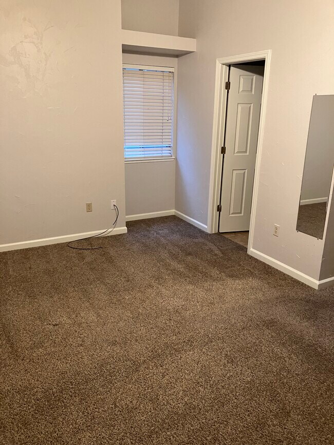 Building Photo - 2650 Plumas St