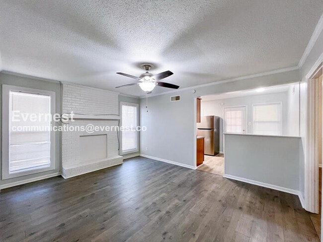 Foto del edificio - 8541 Bridgewood Dr