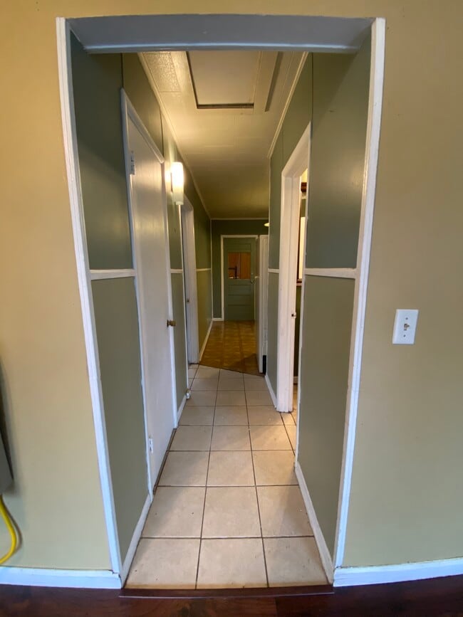 Foto del edificio - 504 W Cedar St