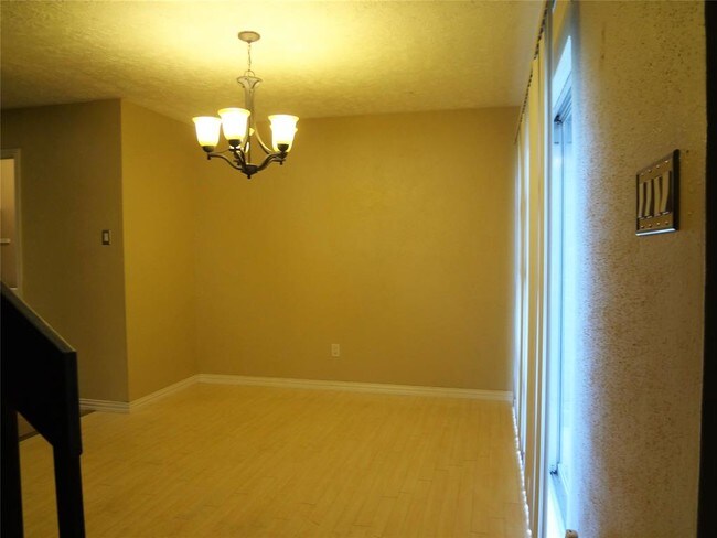 Building Photo - 16619 Capewood Dr