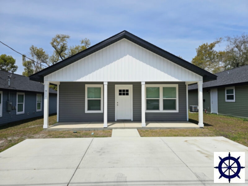 Foto principal - 911 E 9th Ct