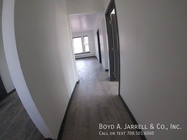 Building Photo - 68 E 57th St