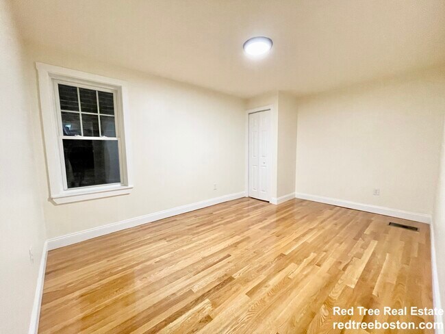 Foto del edificio - 523 E 3rd St