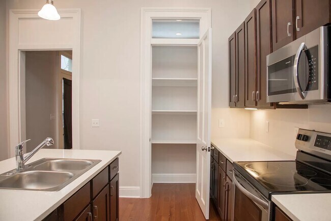 Foto del edificio - SUPER CUTE 2 Bedroom in Mid- City