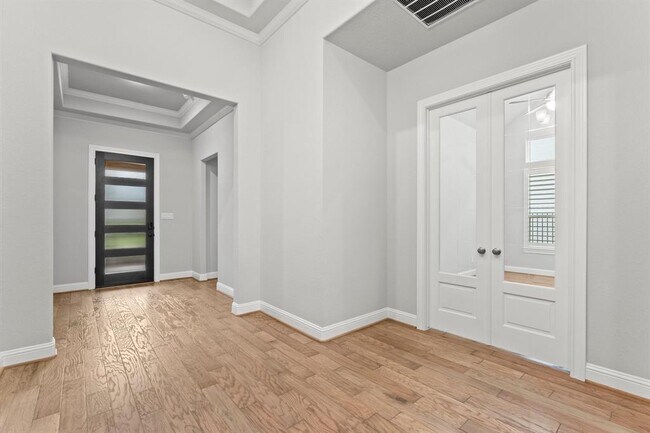 Building Photo - 40 Venetia Grove Dr