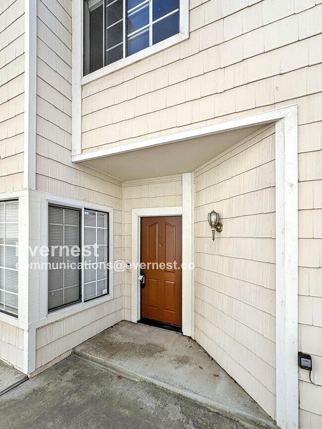 Foto del edificio - 34282 Kenwood Dr