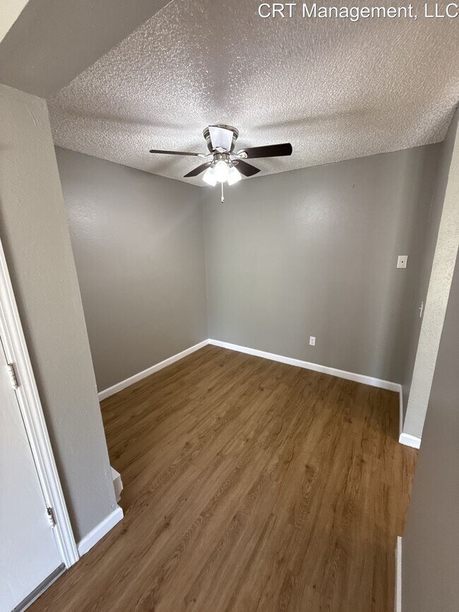 Foto del edificio - Updated 1 bedroom 1 bathroom first floor c...