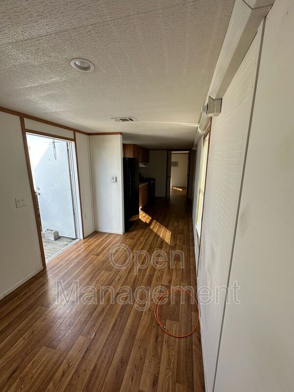 Foto del edificio - 3510 Bluegrass Park Dr