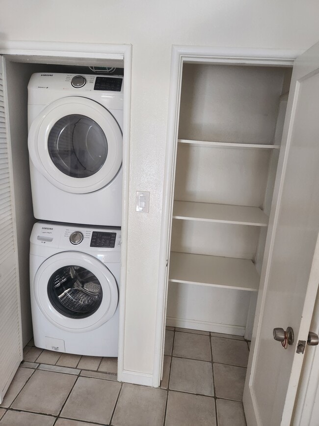 laundry - 1731 10th St