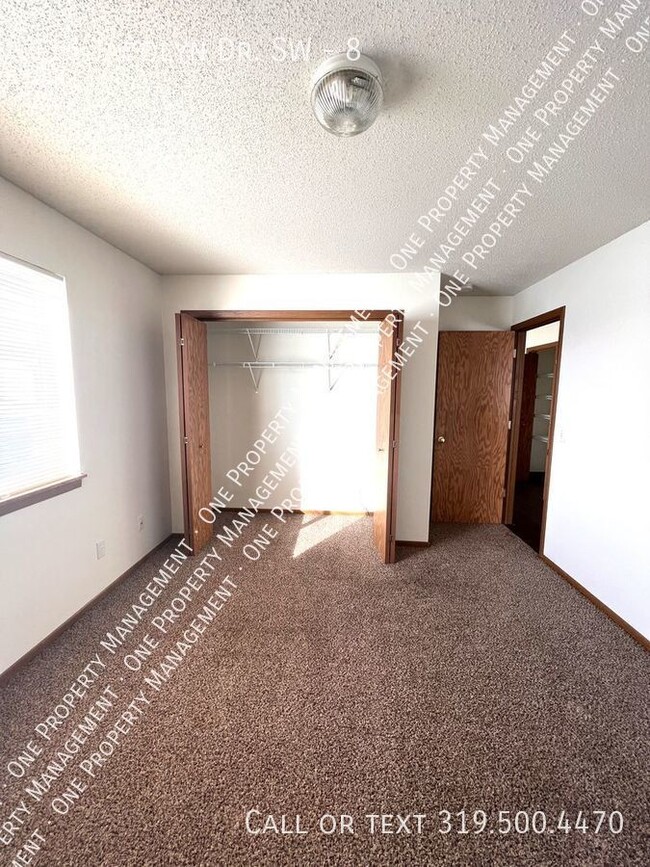 Building Photo - 116 Jacolyn Dr SW