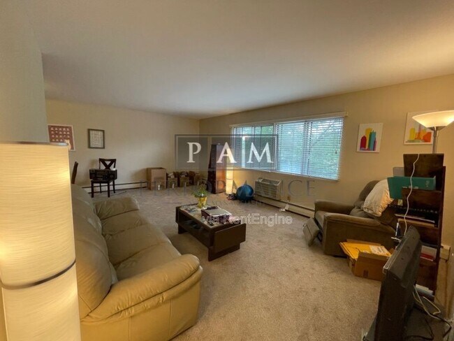 Building Photo - 4434 N Oakland Ave