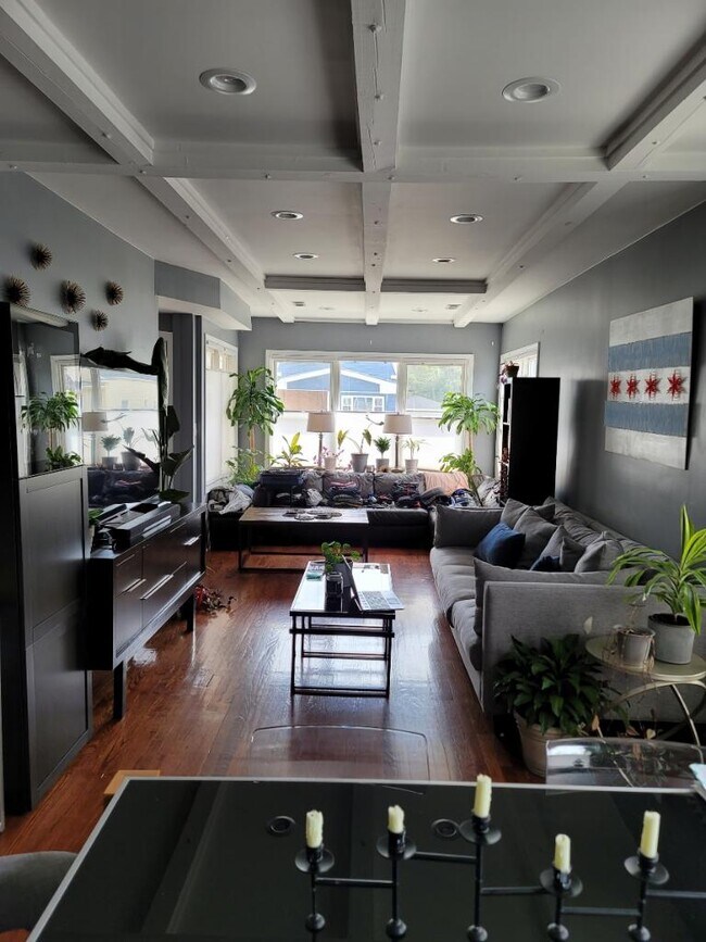 Foto del edificio - 3338 N Kilpatrick Ave