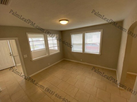 Foto del edificio - 2102 Pullman Ave