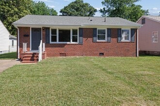 Building Photo - 2023 Richard Ave