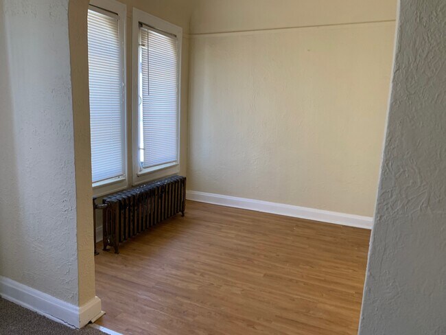 Building Photo - 2061 W Atkinson Ave