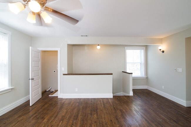 Building Photo - 3116 Lackland Ave