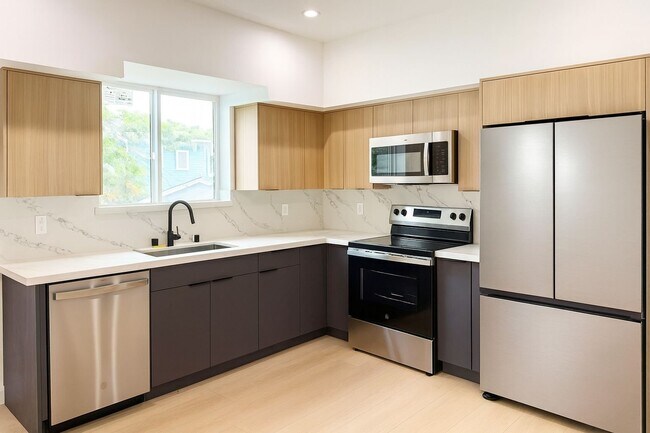 Foto del edificio - 4511 Rosewood Ave