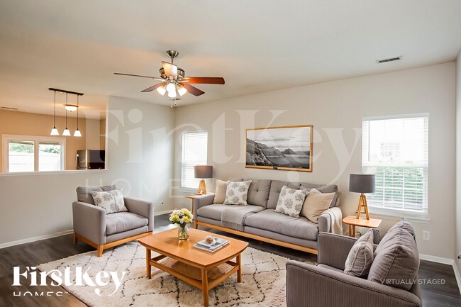 Foto del edificio - 15541 Outside Trail