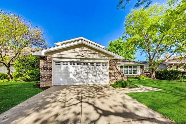 Building Photo - 755 Sumac Rd