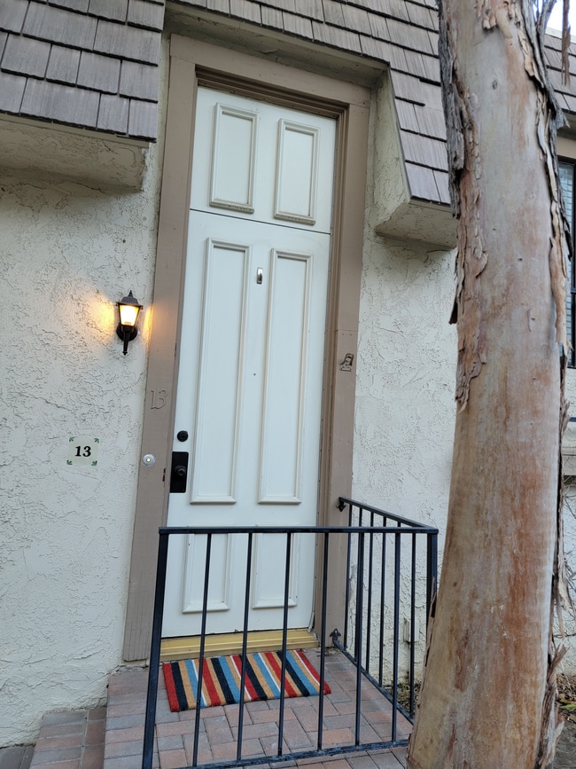 Building Photo - 6121 Shoup Ave