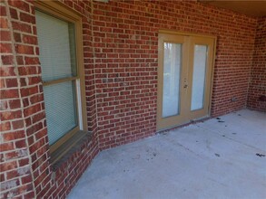 Building Photo - 2050 Oak Grove Rd NE