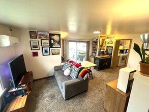 Building Photo - 136 NW 21st St