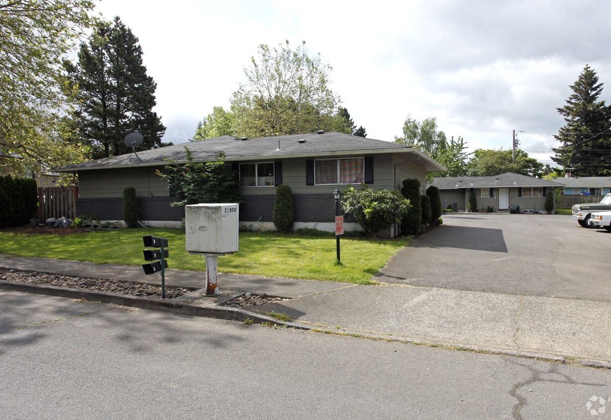 Primary Photo - Penton Apartments