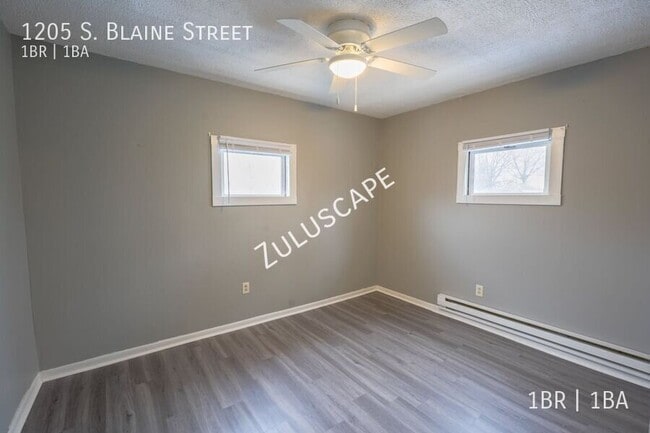 Building Photo - 1205 S Blaine St