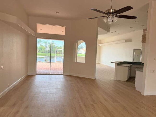 Building Photo - Lakefront 3 bedroom in gated Hidden Lakes Club