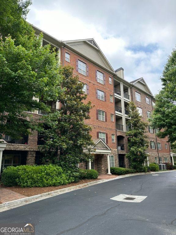 Building Photo - 2300 Peachford Rd