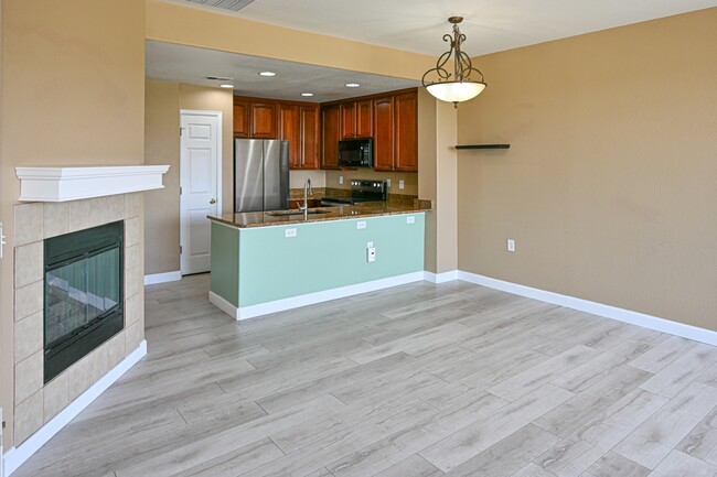 Building Photo - 15904 E Geddes Ln