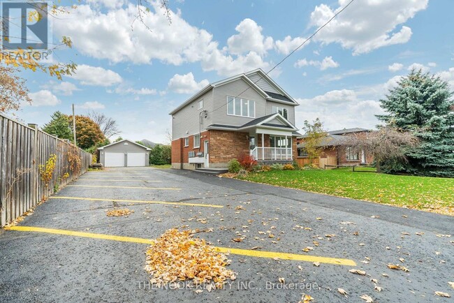 Building Photo - 525 Larry Ave