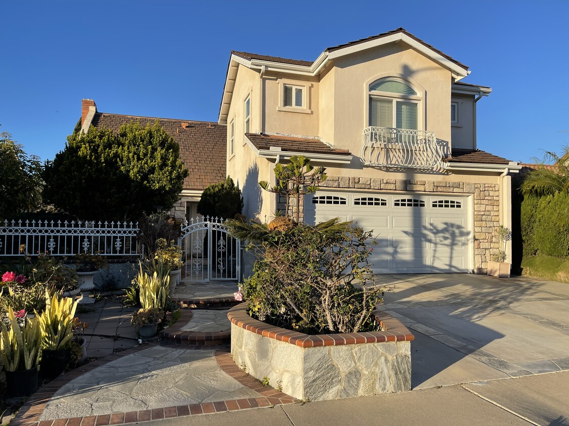Primary Photo - 10725 La Terraza Ave