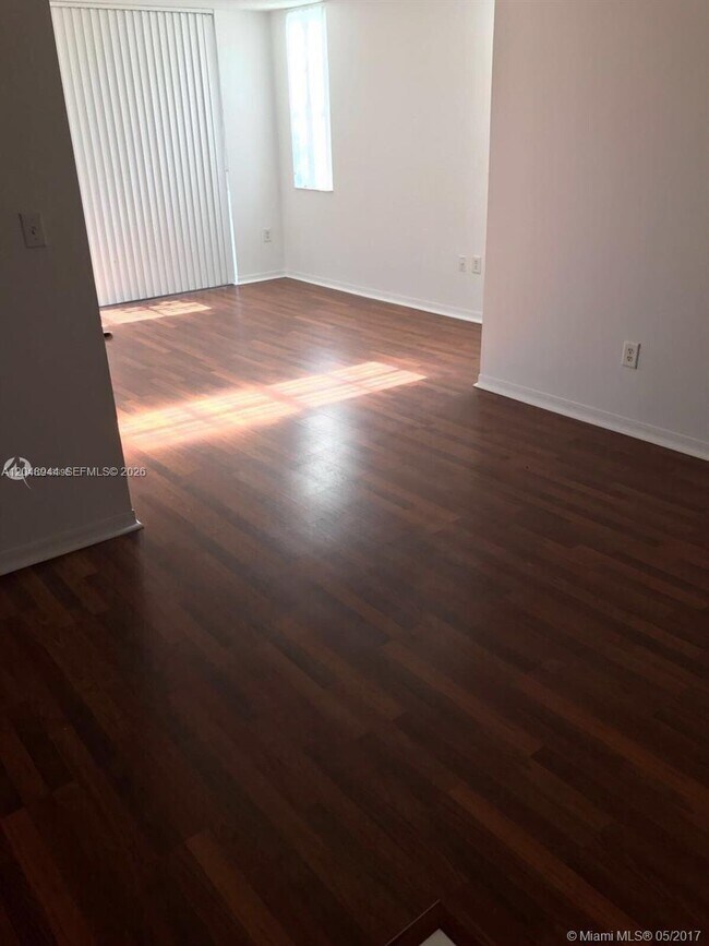 Foto del edificio - 4420 NW 107th Ave