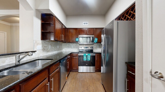 Interior Photo - THIRTY377