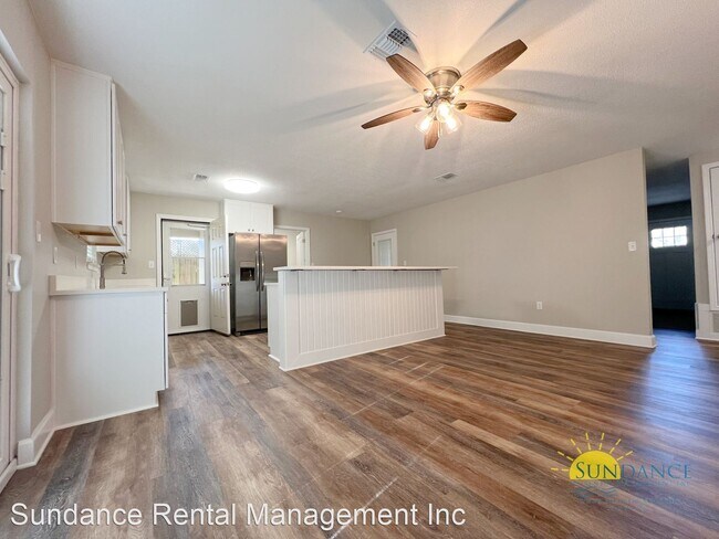 Foto del edificio - 4 br, 2 bath House - 631 Golf Course Drive