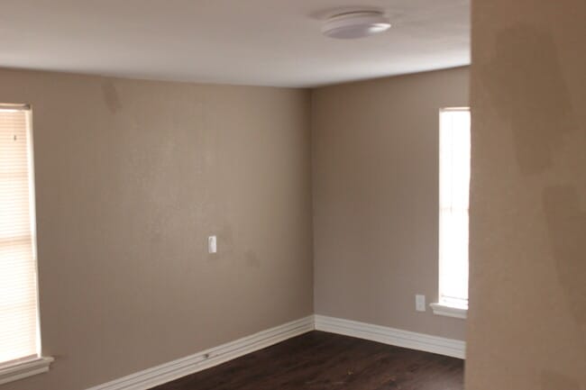 Building Photo - Ready to move in.....