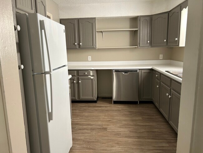 Foto del edificio - 6924 E Emory Rd