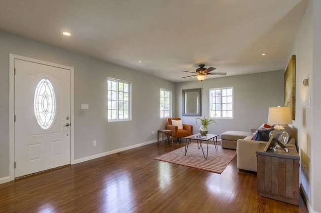 Foto del edificio - 4355 Elma Ln