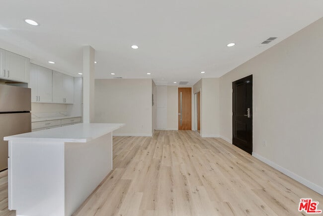 Foto del edificio - 853 S Bedford St