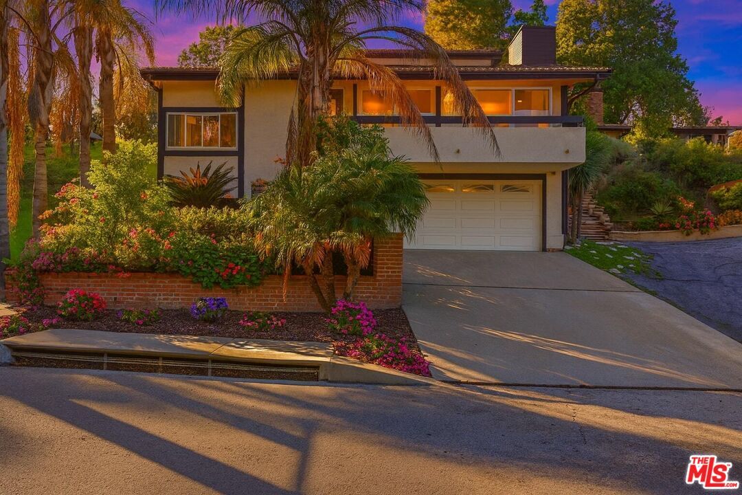 Primary Photo - 4345 Canoga Ave