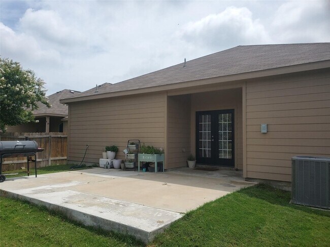 Foto del edificio - 6237 Stone Lake Dr