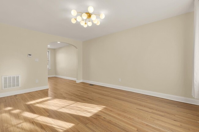 Building Photo - 2205 Observatory Pl NW