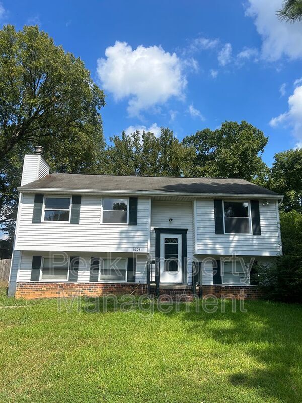 Foto del edificio - 6203 Checkerberry Dr
